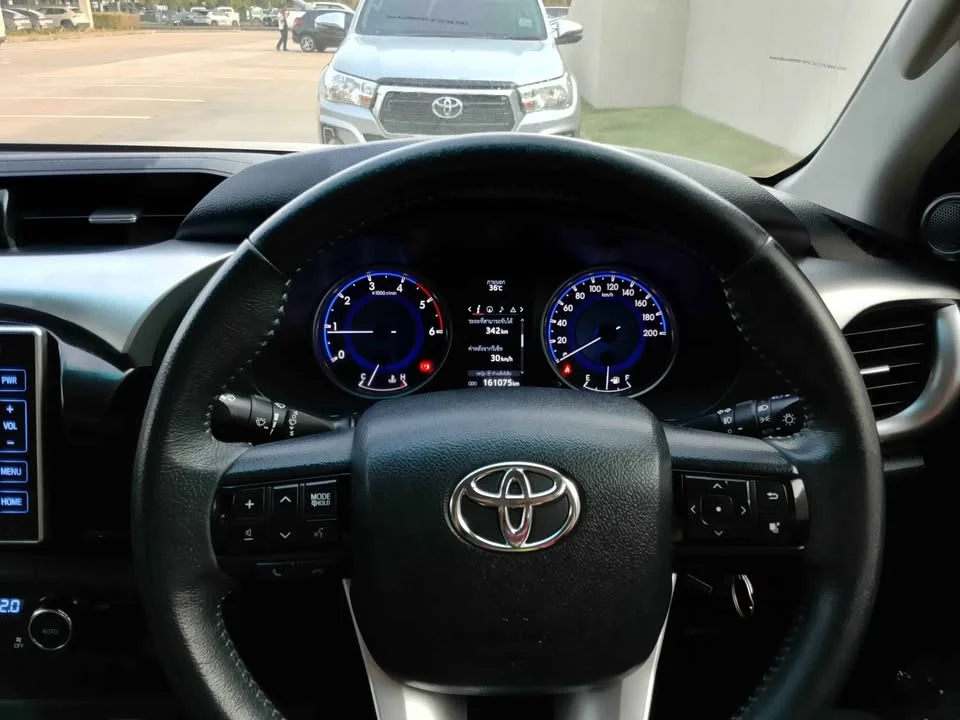 2017 Toyota Hilux VIII 3