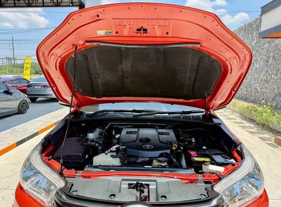 2018 Toyota Hilux VIII 2