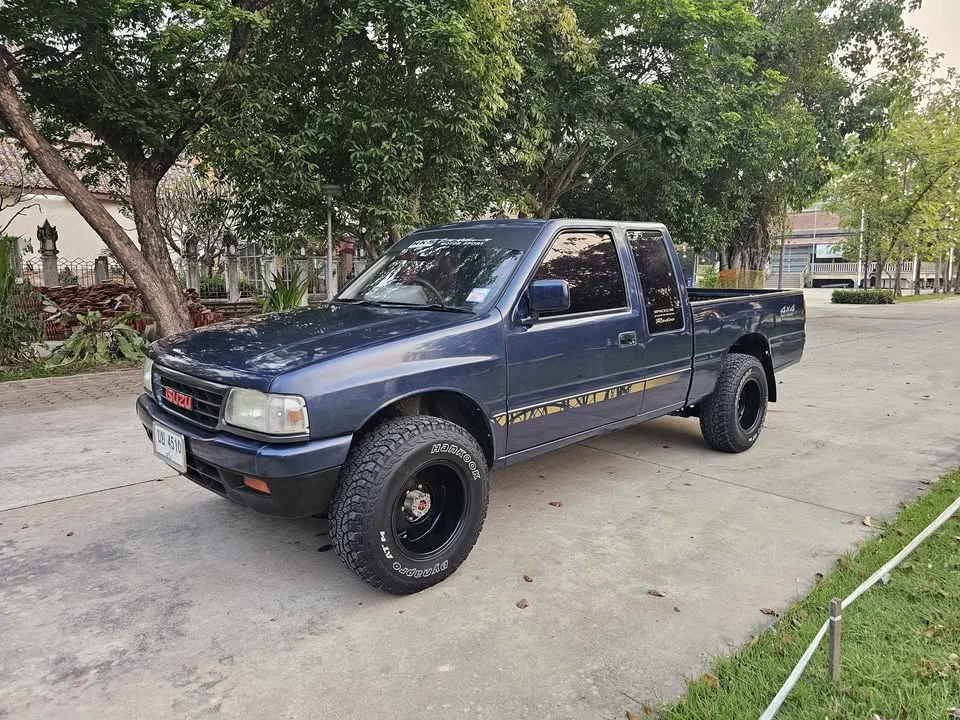 1996 Isuzu TFR III 2