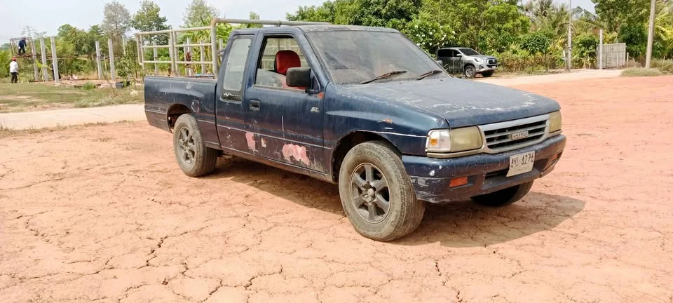 1996 Isuzu TFR III 3