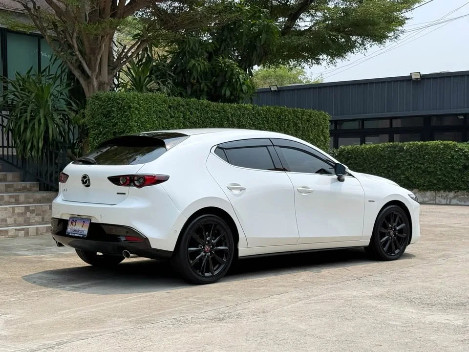 2022 Mazda 3 IV 3