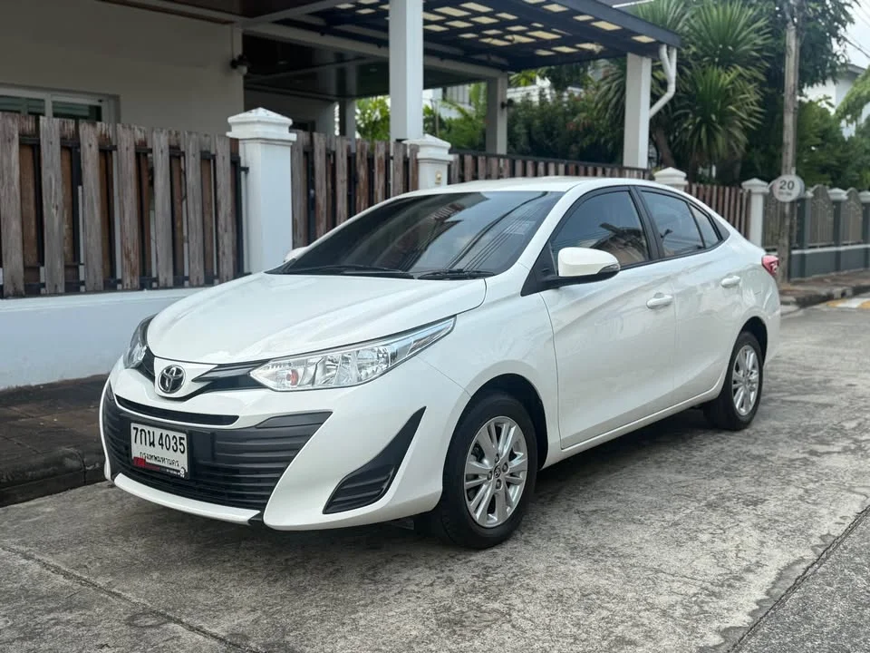 2018 Toyota Yaris ATIV III 3