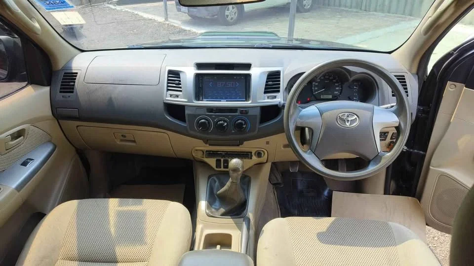 2013 Toyota Hilux VII 2
