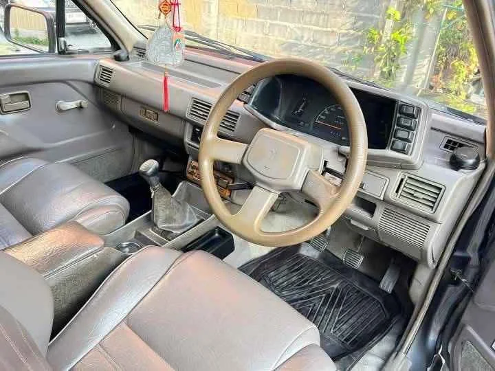 1992 Isuzu TFR III 3