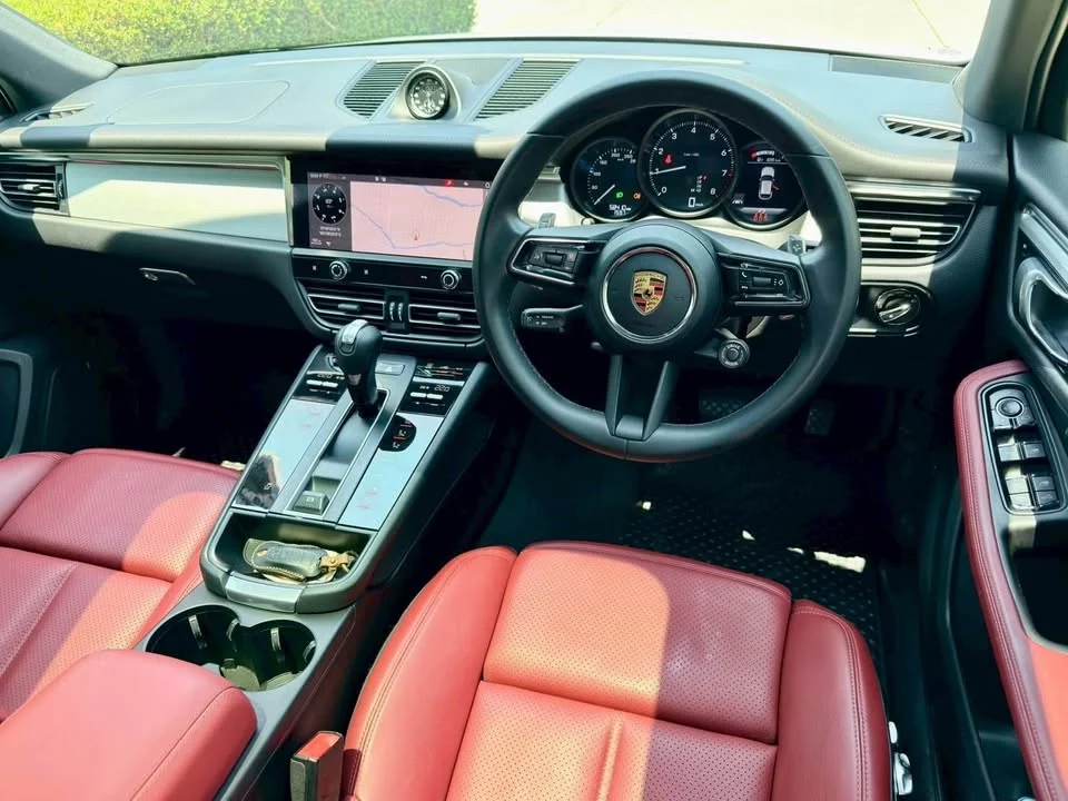 2022 Porsche Macan I 2