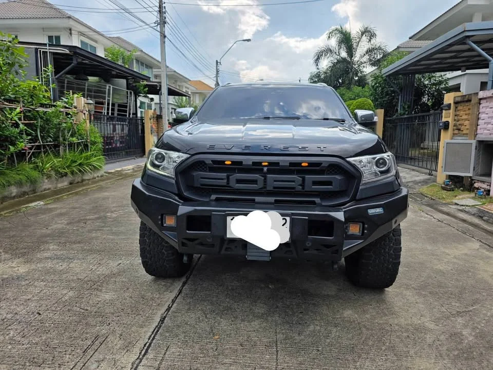 2019 Ford Everest II 2