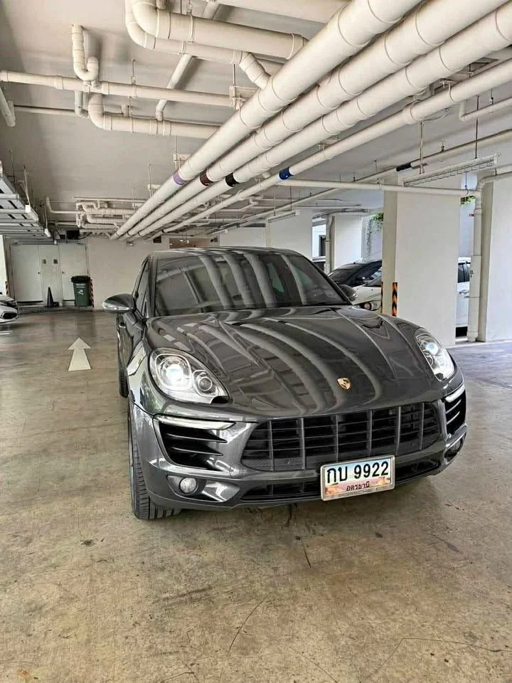 2016 Porsche Macan I 2