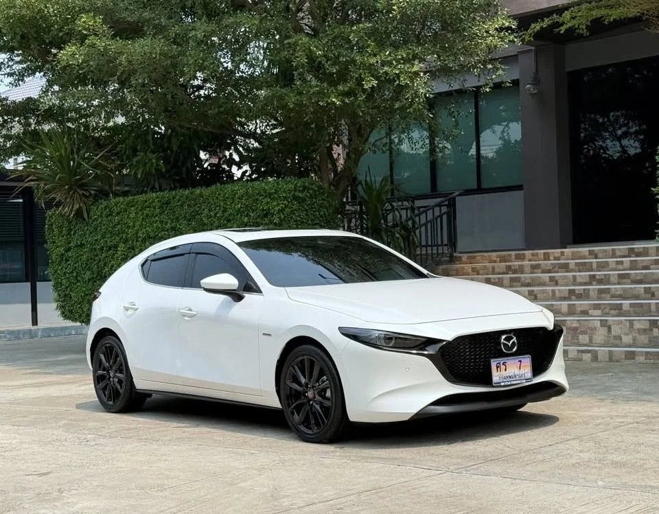 2022 Mazda 3 IV 3