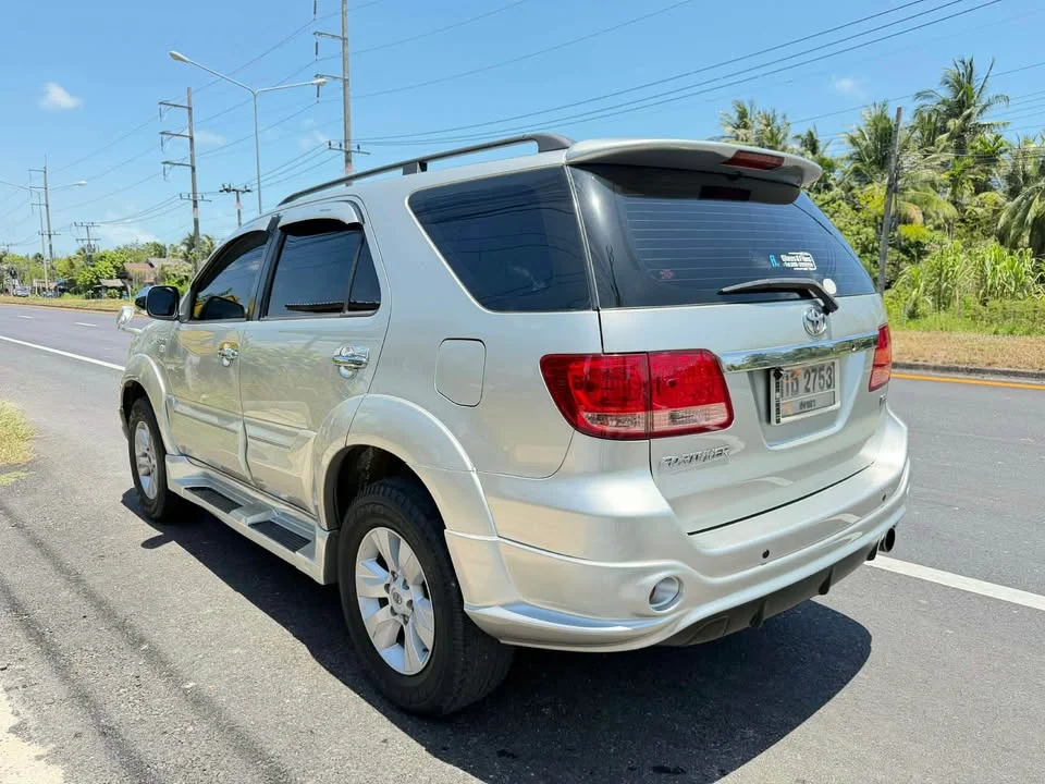 2005 Toyota Fortuner I 2