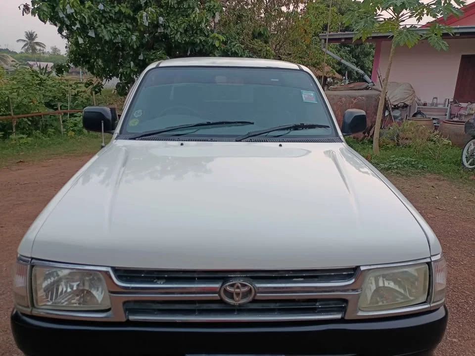 2000 Toyota Hilux Tiger VI 2
