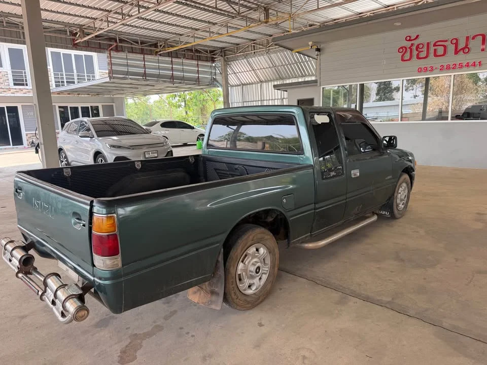 1993 Isuzu TFR III 3