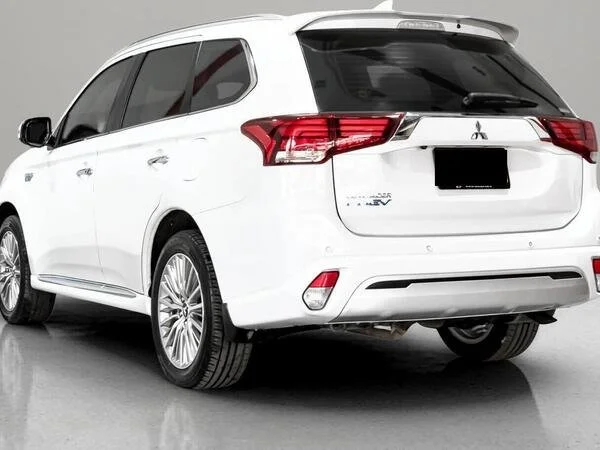 2021 Mitsubishi Outlander III 2