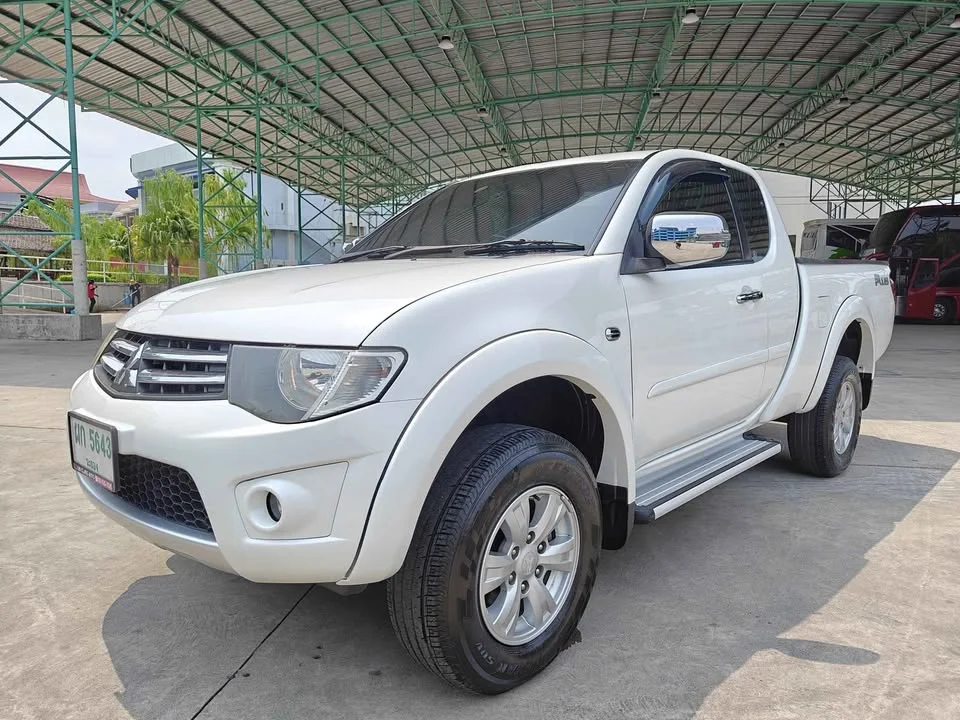 2014 Mitsubishi Triton IV 3