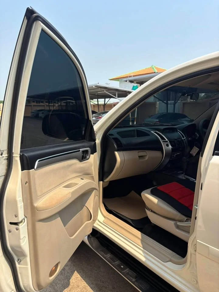 2011 Mitsubishi Pajero Sport II 2