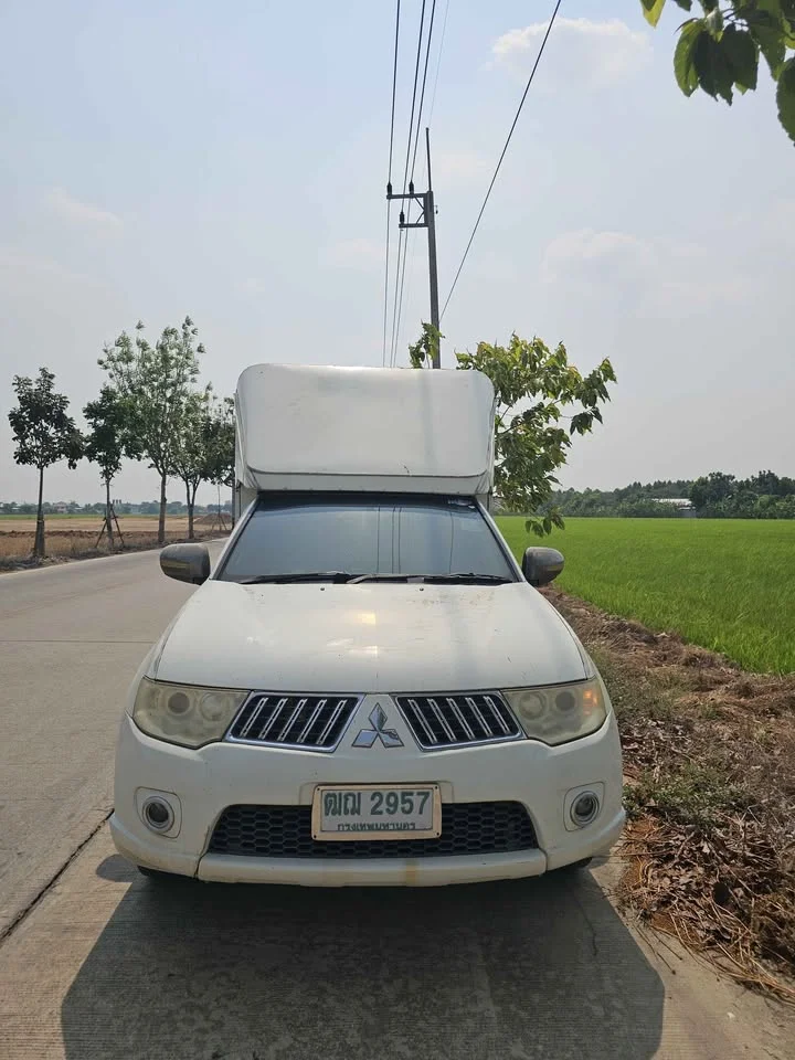 2011 Mitsubishi Triton IV 3