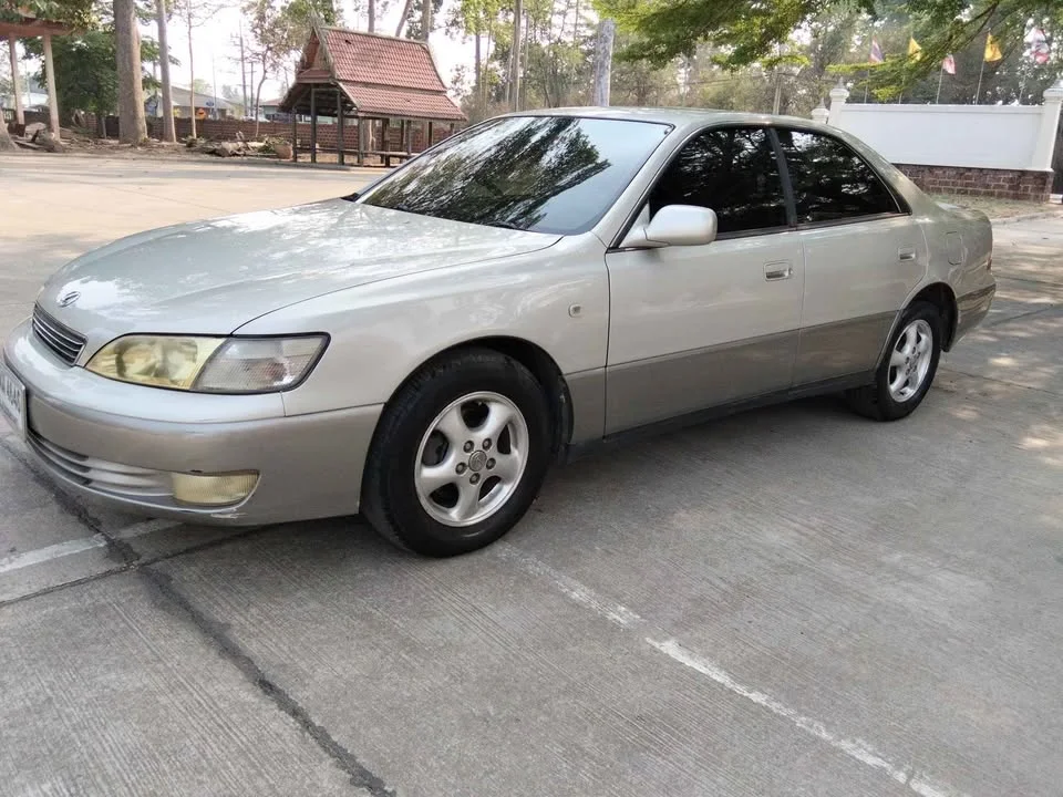 1997 Lexus ES III 3