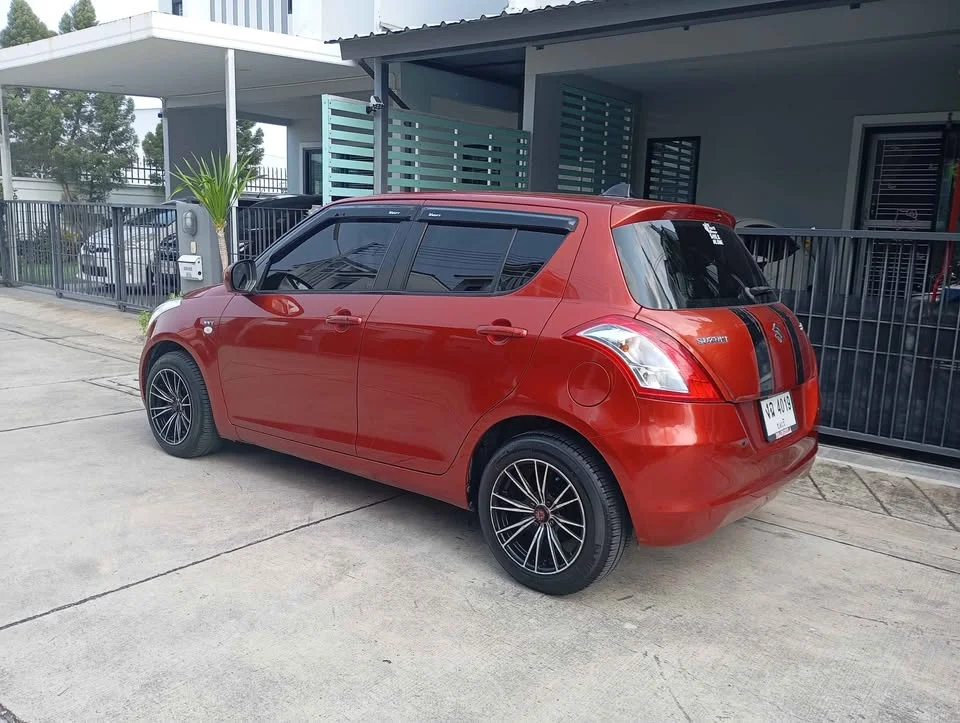 2013 Suzuki Swift II 2