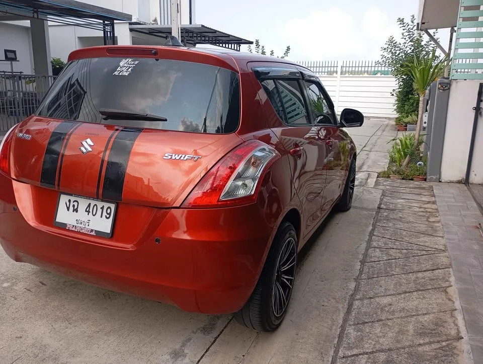 2013 Suzuki Swift II 3