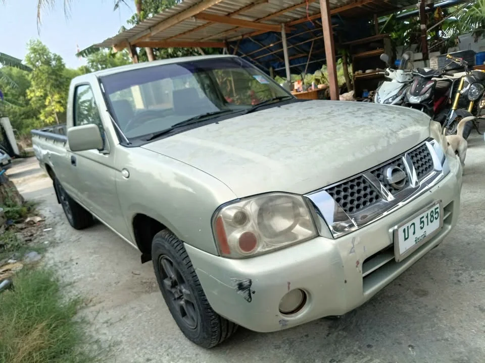 2003 Nissan Frontier I 3