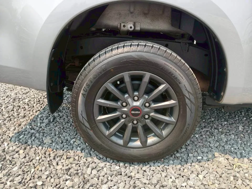 2021 Isuzu D-Max III (RG) 3