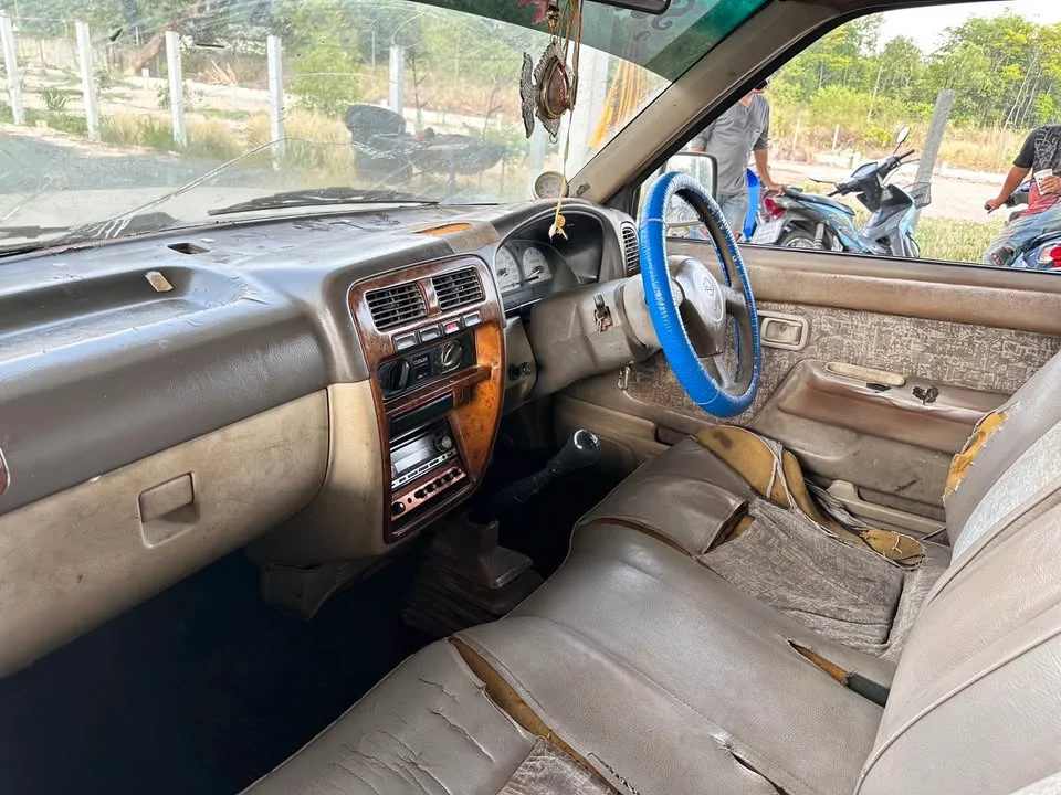 2003 Nissan Frontier I 2