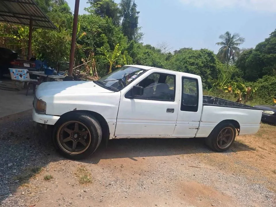 1992 Isuzu TFR III 3