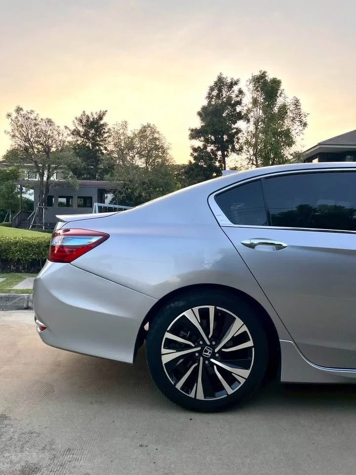 2017 Honda Accord IX 2
