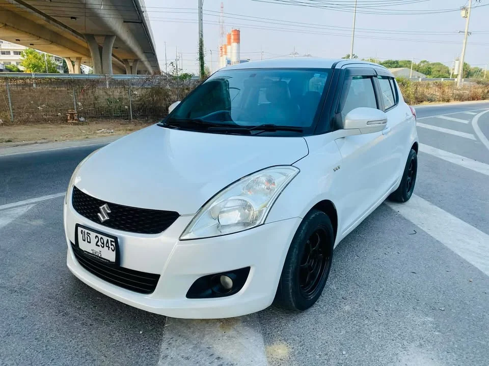 2013 Suzuki Swift II 3