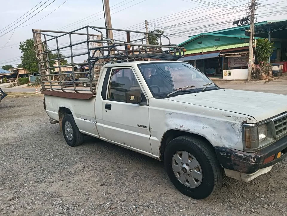 1992 Mitsubishi Triton II 3