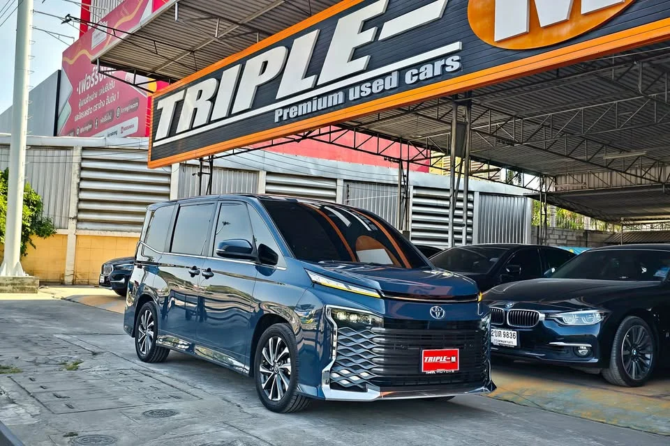 2024 Toyota Voxy IV 2