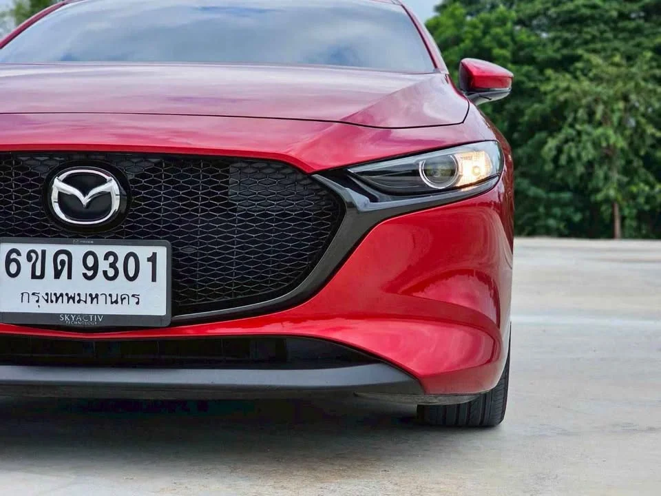 2019 Mazda 3 IV 2