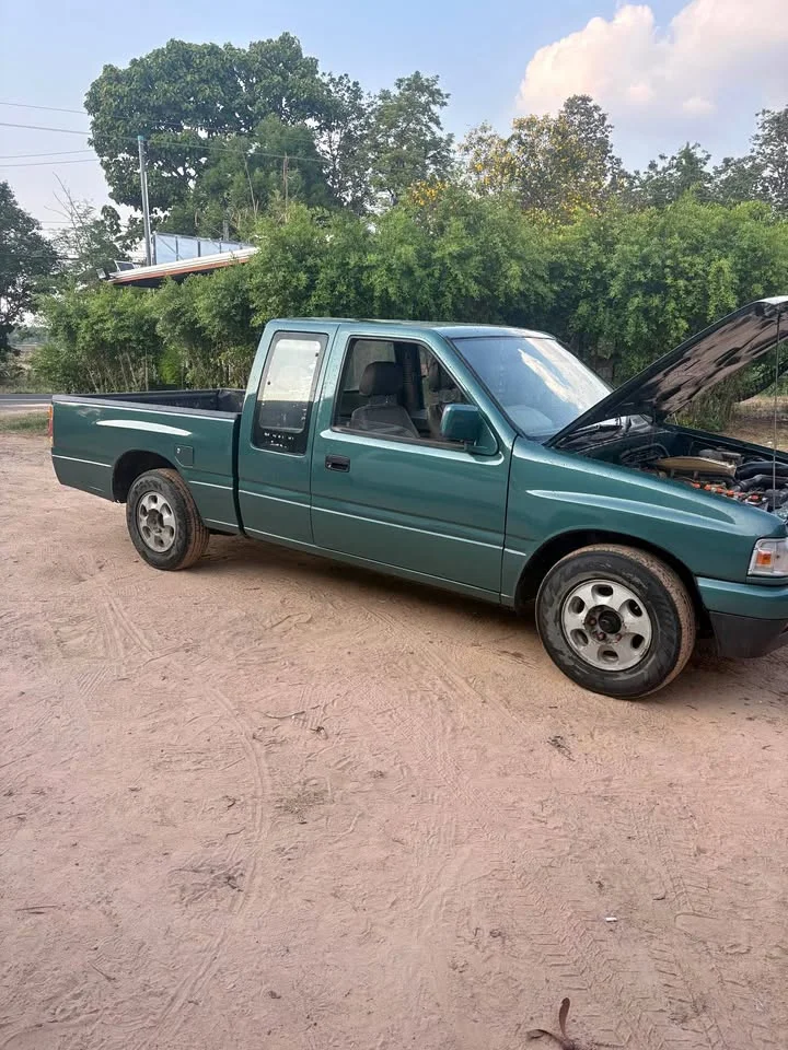 1996 Isuzu TFR III 3