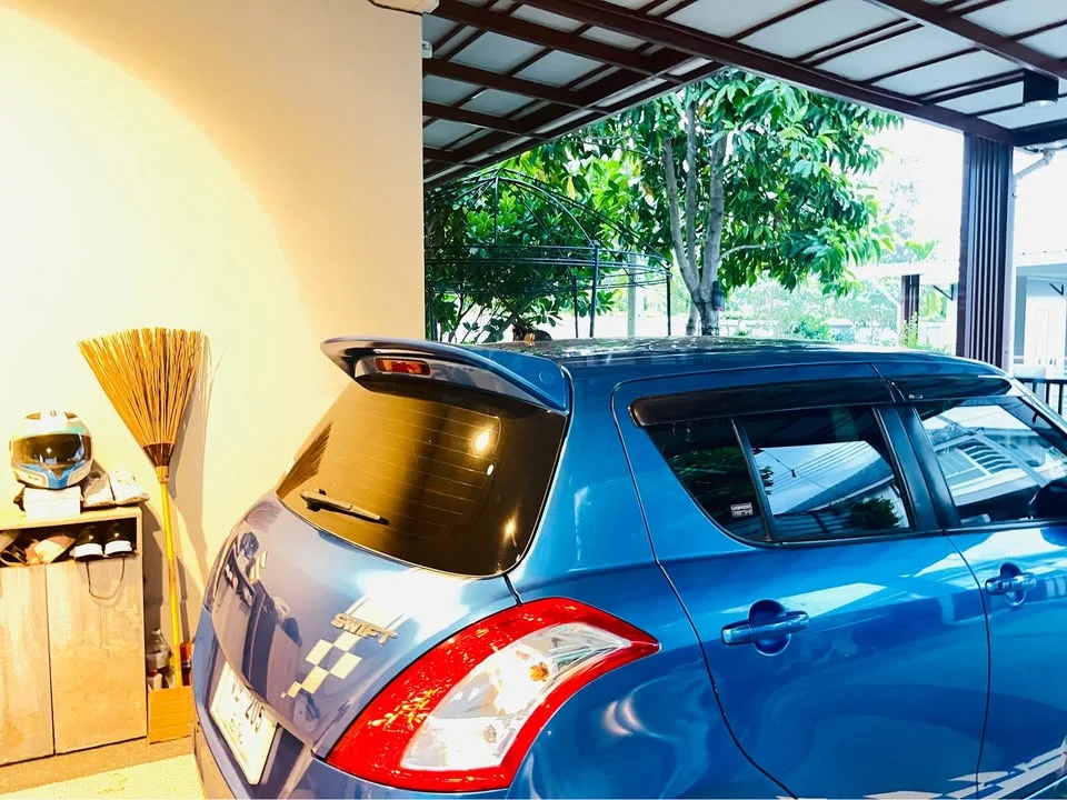 2015 Suzuki Swift II 2
