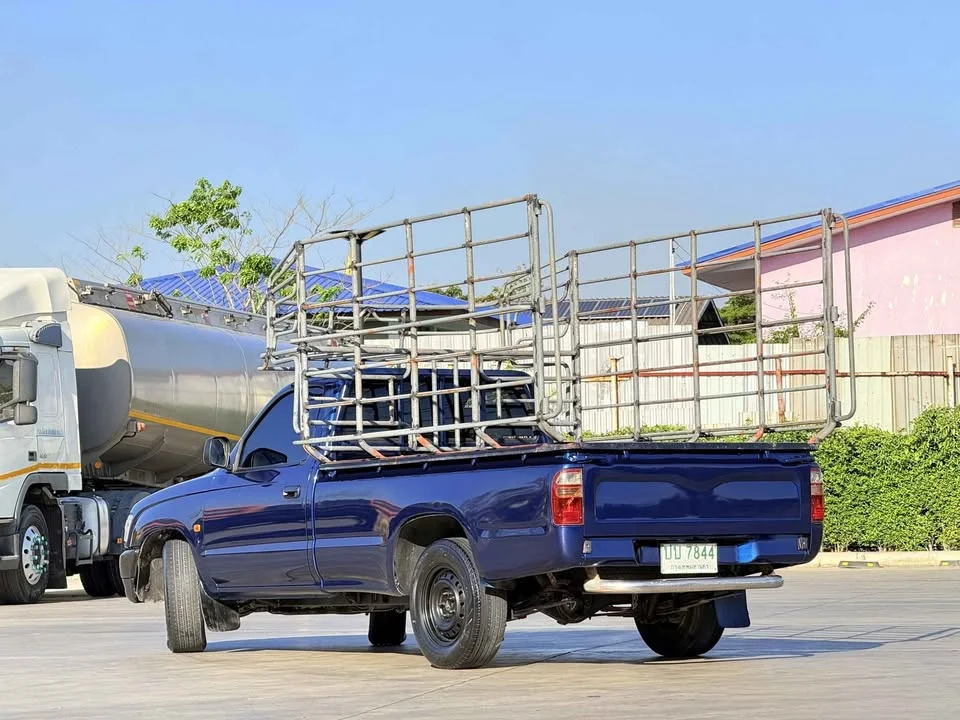 2003 Toyota Hilux Tiger VI 2
