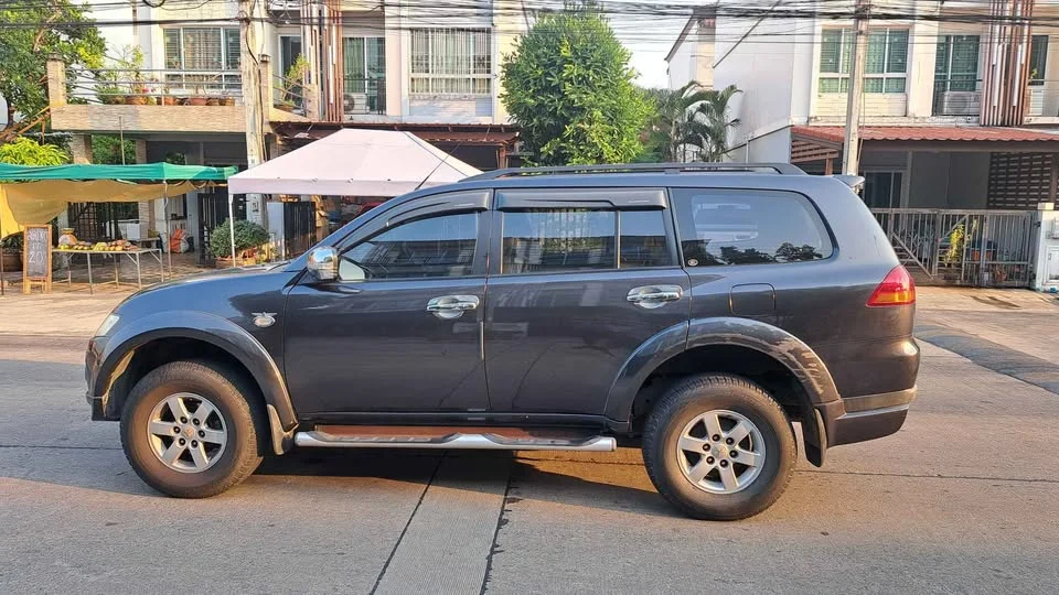 2010 Mitsubishi Pajero Sport II 3