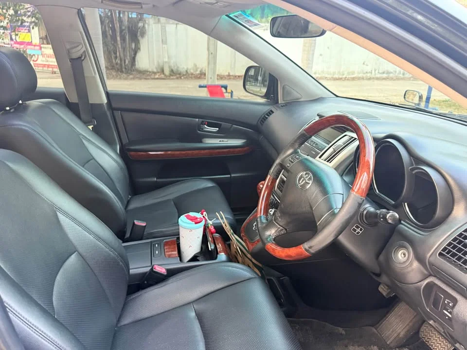 2005 Toyota Harrier II 3