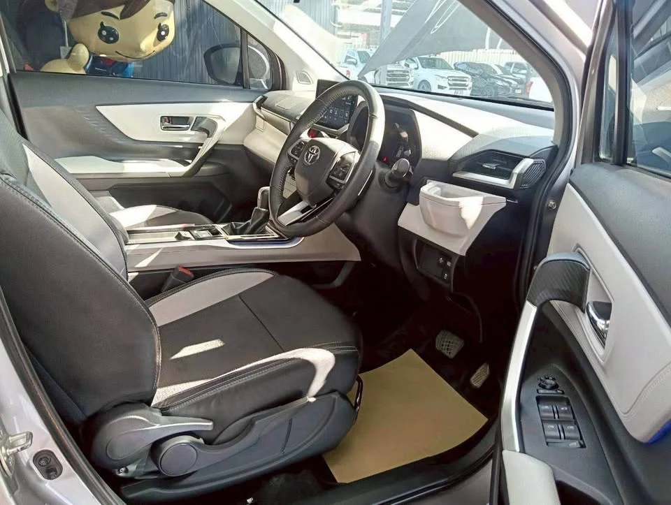 2023 Toyota Veloz III 2
