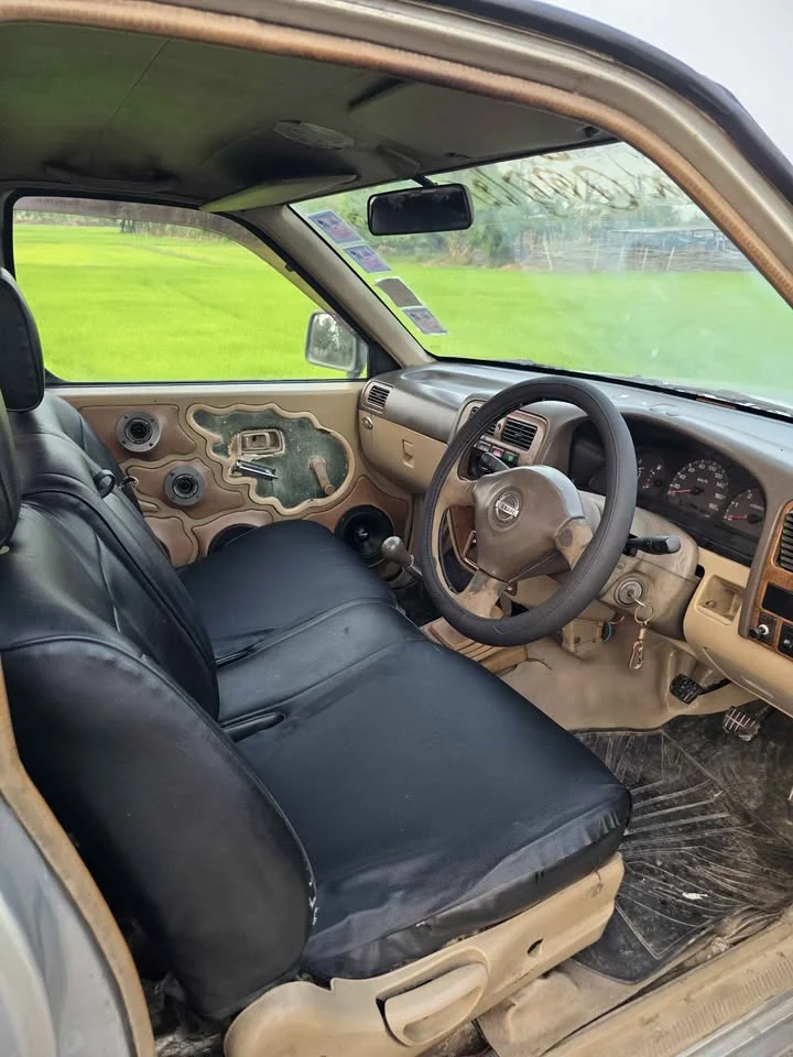 2005 Nissan Frontier I 3