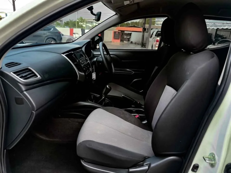 2022 Mitsubishi Triton V 2