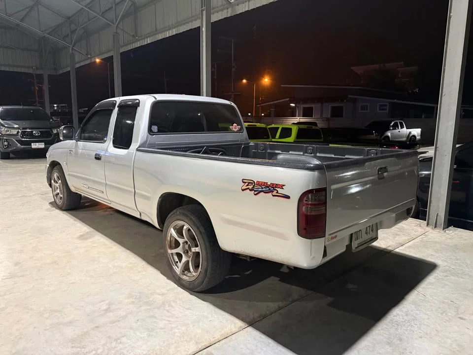 2002 Toyota Hilux Tiger VI 3