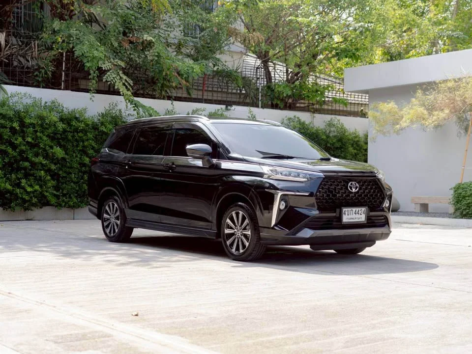 2023 Toyota Veloz III 2