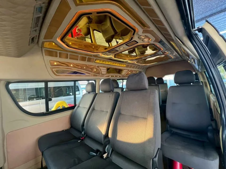 2005 Toyota Commuter V (H200) 2