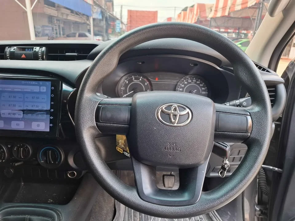 2018 Toyota Hilux VIII 2