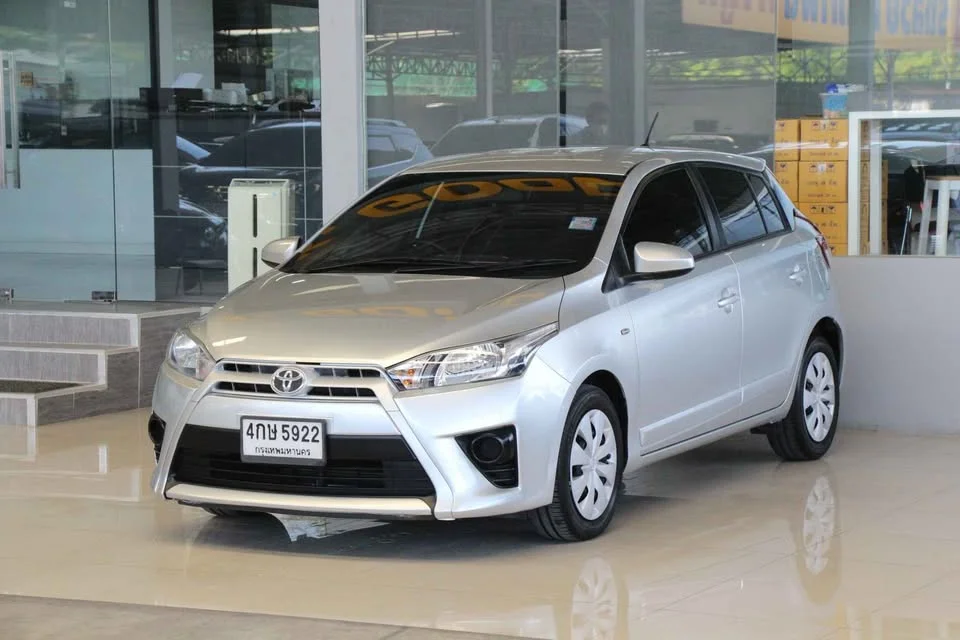 2015 Toyota Yaris III 2