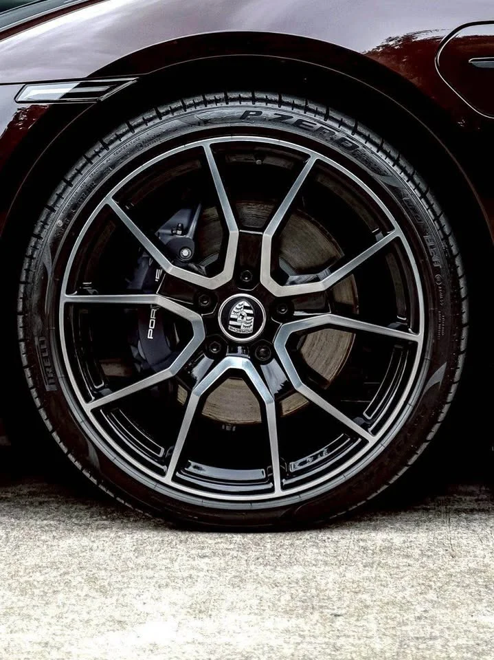 2023 Porsche Taycan 9J1 2