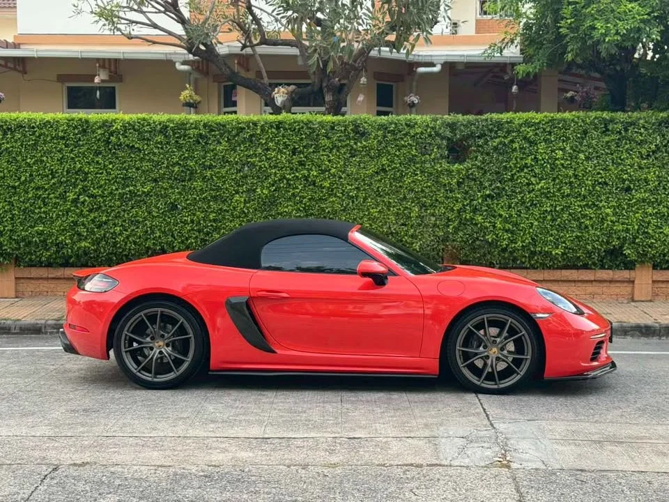 2018 Porsche 718 Boxster and Cayman IV 2