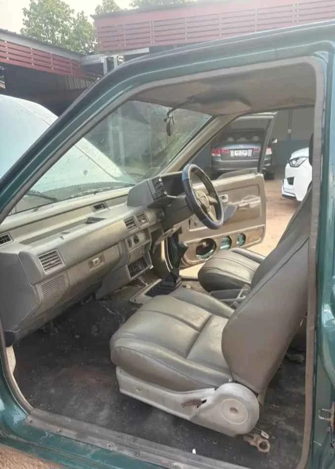 1996 Isuzu TFR III 3