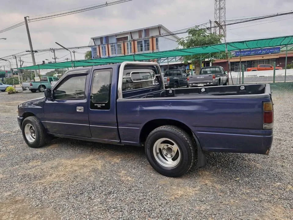 1993 Isuzu TFR III 2
