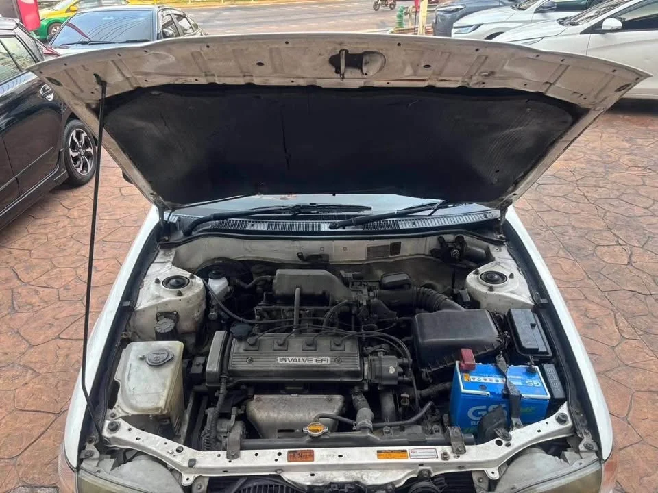 Toyota Corolla Altis VIII (E110) 3
