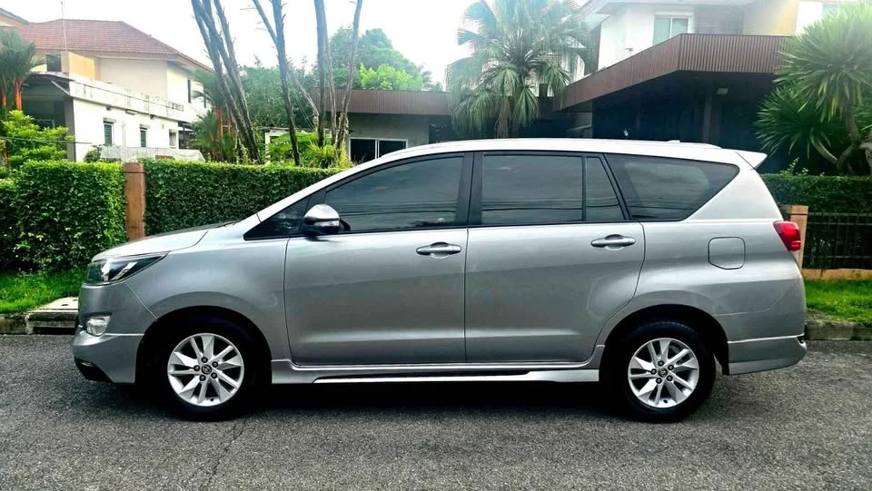 2017 Toyota Innova II 3